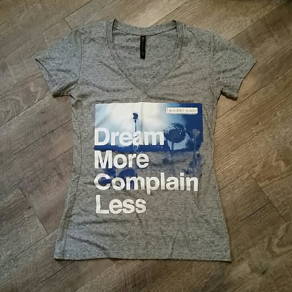 V-neck tee